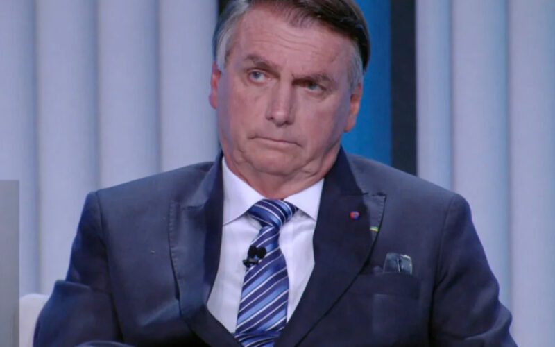 Após indisposição matinal, Bolsonaro é levado a hospital por Flávio no Distrito Federal