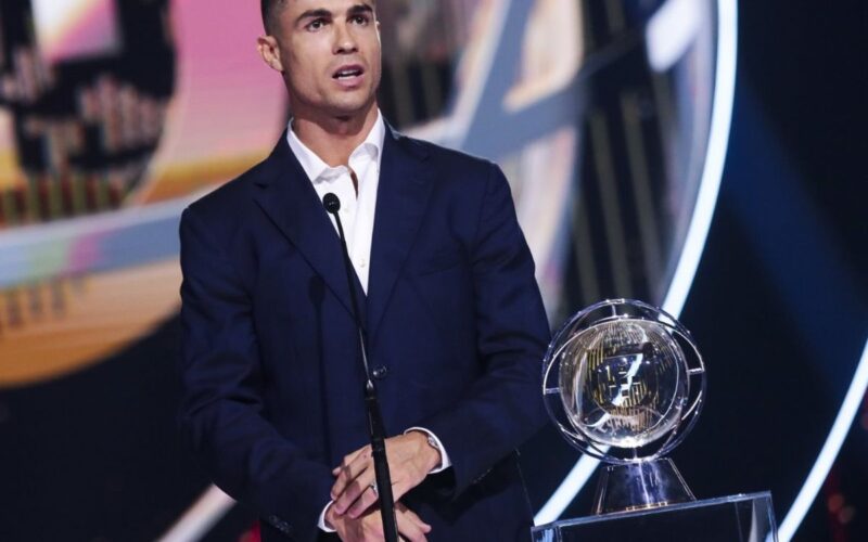 Antes do Mundial, Cristiano Ronaldo vai a Madrid para cuidar de lesão séria.