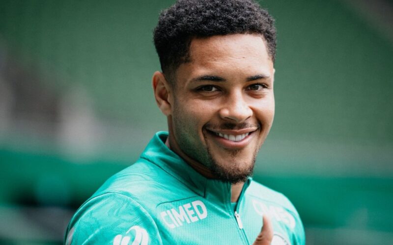 Vitor Roque: Tornozelo em risco gera apreensão na torcida do Palmeiras