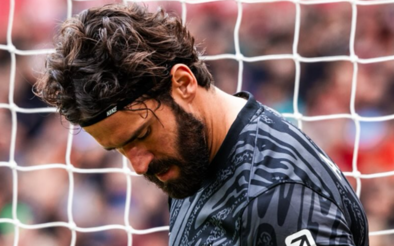 Juventus busca contratação de Alisson, e negociação ganha sinal verde, segundo a imprensa