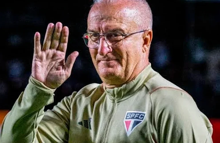 Dorival Júnior é o novo comandante do São Paulo após eliminação na Copa do Brasil