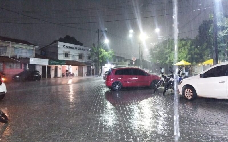 Fortaleza enfrenta chuvas na quinta-feira (30); Funceme antecipa novas precipitações para o feriado prolongado