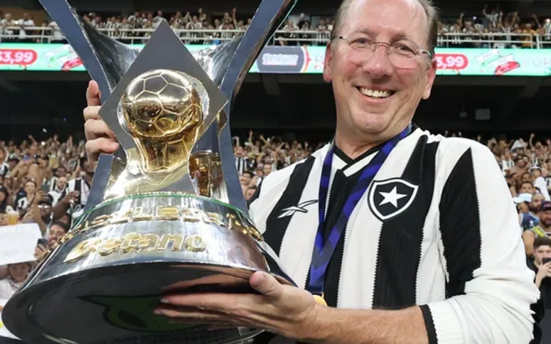 Botafogo sucumbe à Chapecoense e evidencia crise, menos de um ano após triunfar sobre o PSG