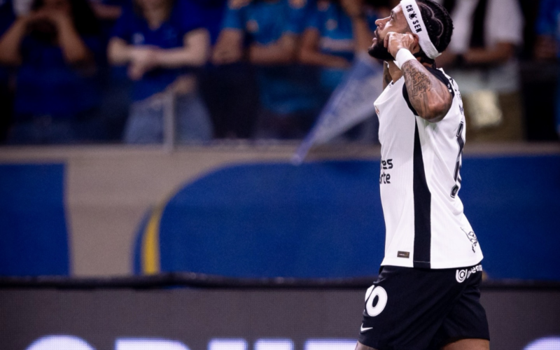 Corinthians se agarra à Libertadores para manter Memphis e acelera tratativas de renovação