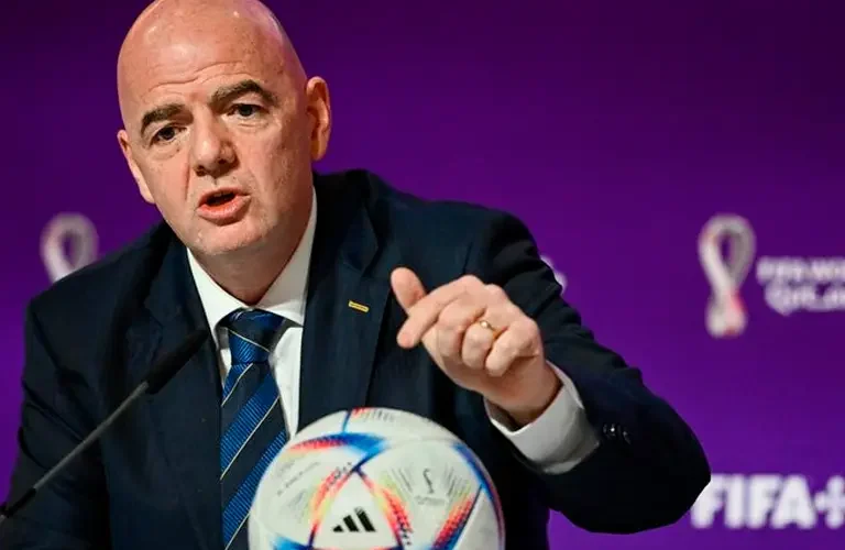 Confederações se mobilizam para destituir Infantino da FIFA em meio à crise de liderança
