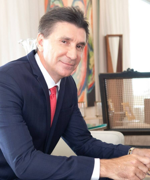 Rumo a Paris, delegação brasileira busca referências para o futuro da educação superior