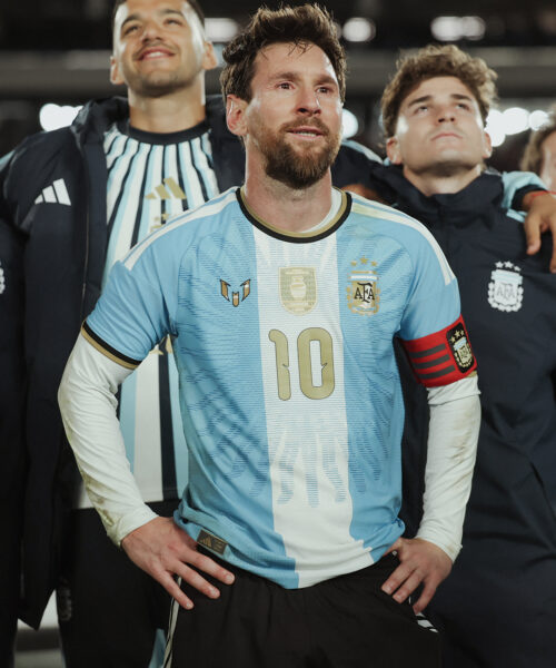Emoção e Triunfo: A Saída de Messi da Seleção Argentina com Gol e Assistências