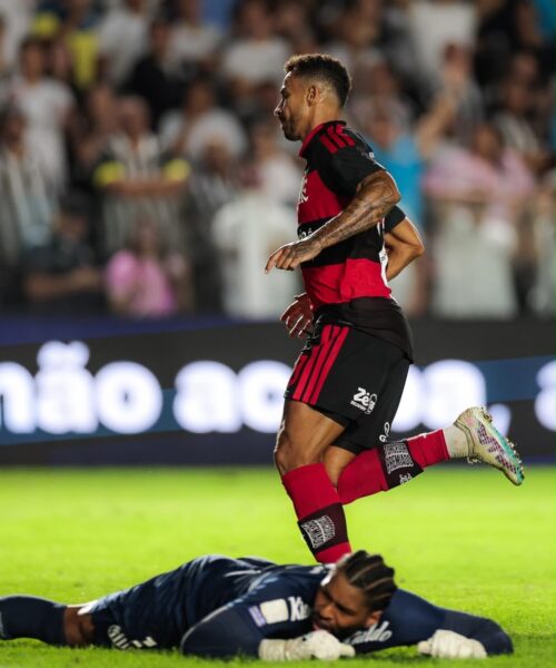 Danilo, atleta do Flamengo, realiza cirurgia por fraturas na mandíbula e acalma torcedores
