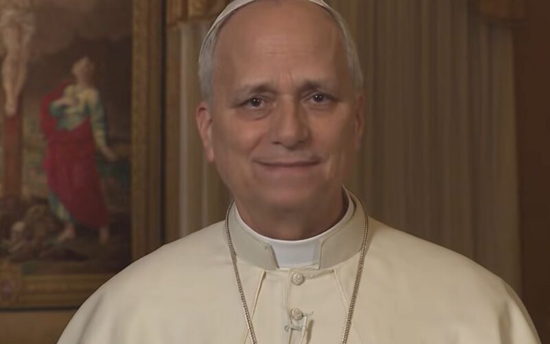 Irmão do Papa Leão XIV acalma devotos ao anunciar que passou por cirurgia completa para tratar câncer